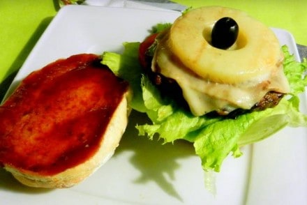 aloha-burger-mollys-grill-poznan